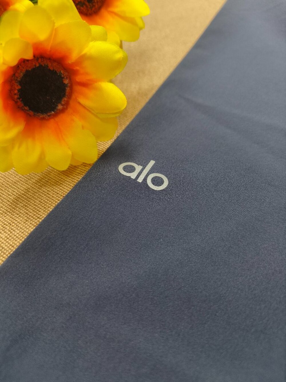 Alo Yoga navy blue straight-leg trouser(Regular)premium relaxed commuter pants✅ - Picture 4 of 7